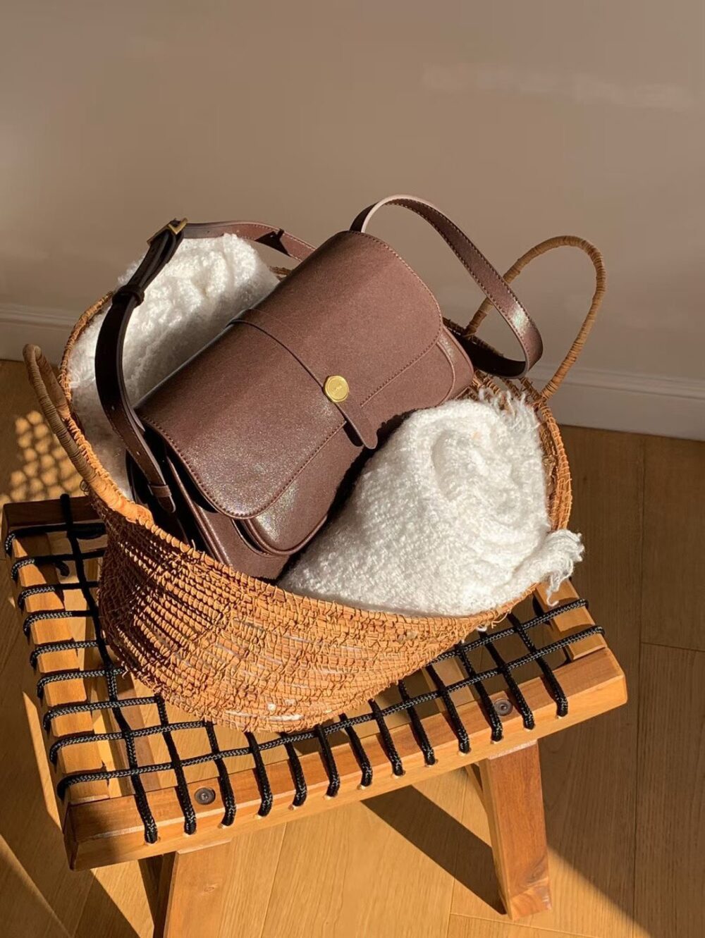 Leonie 牛皮復古肩背包(可斜背)