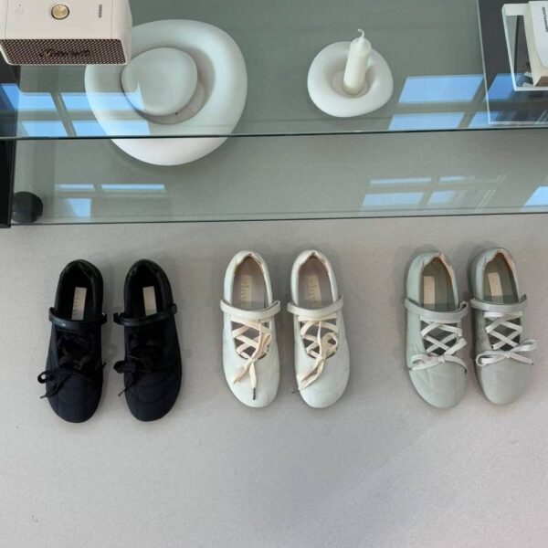 LINE_ALBUM_鞋_251226_1 圓頭芭蕾舞鞋 休閒綁帶鞋