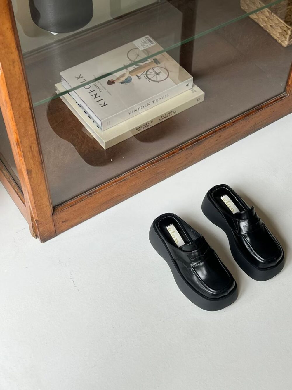 厚底亮皮穆勒拖鞋