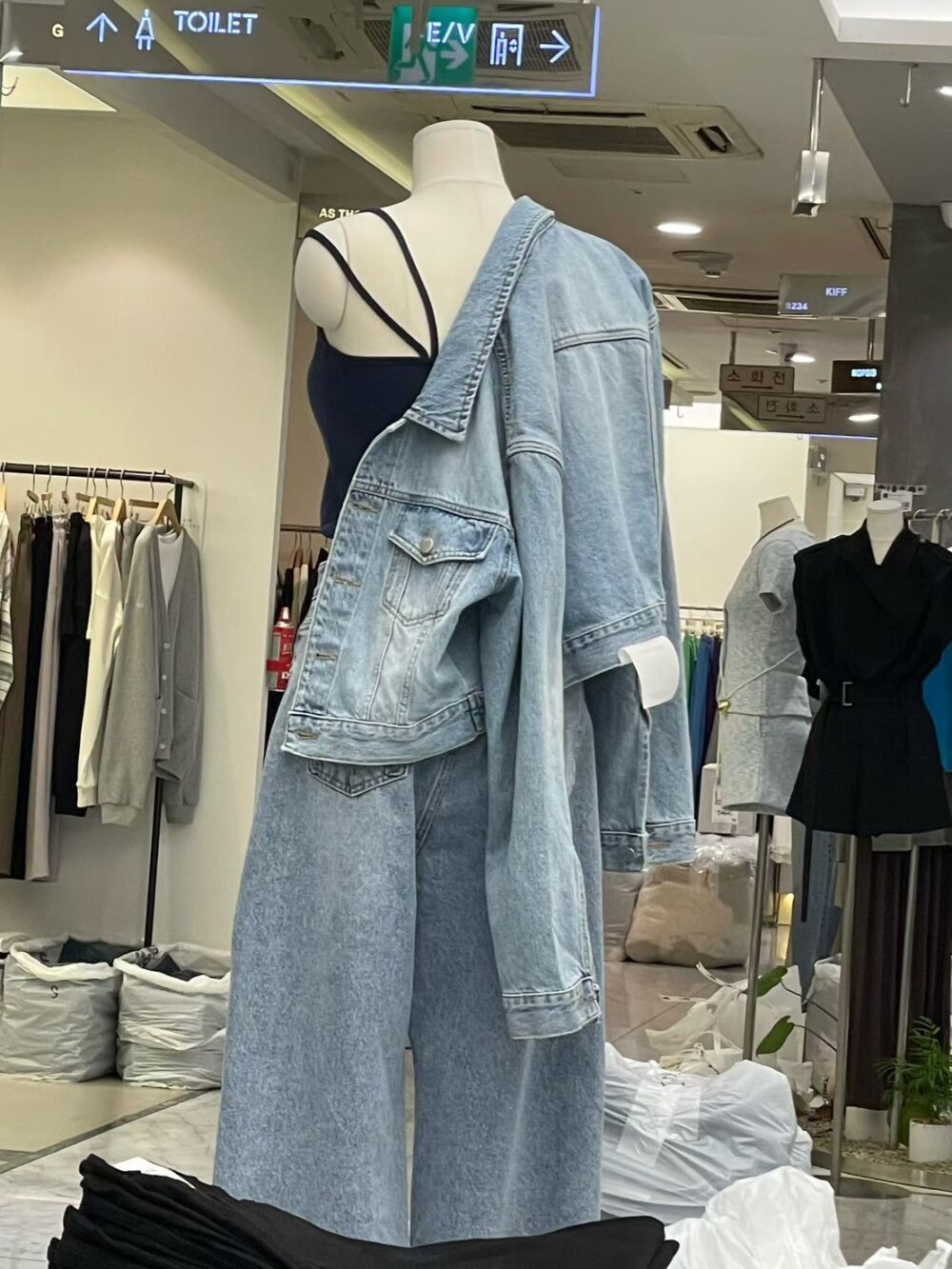 LINE_ALBUM_202646_260406_21 韓國女裝 Pai 細肩帶背心/含墊