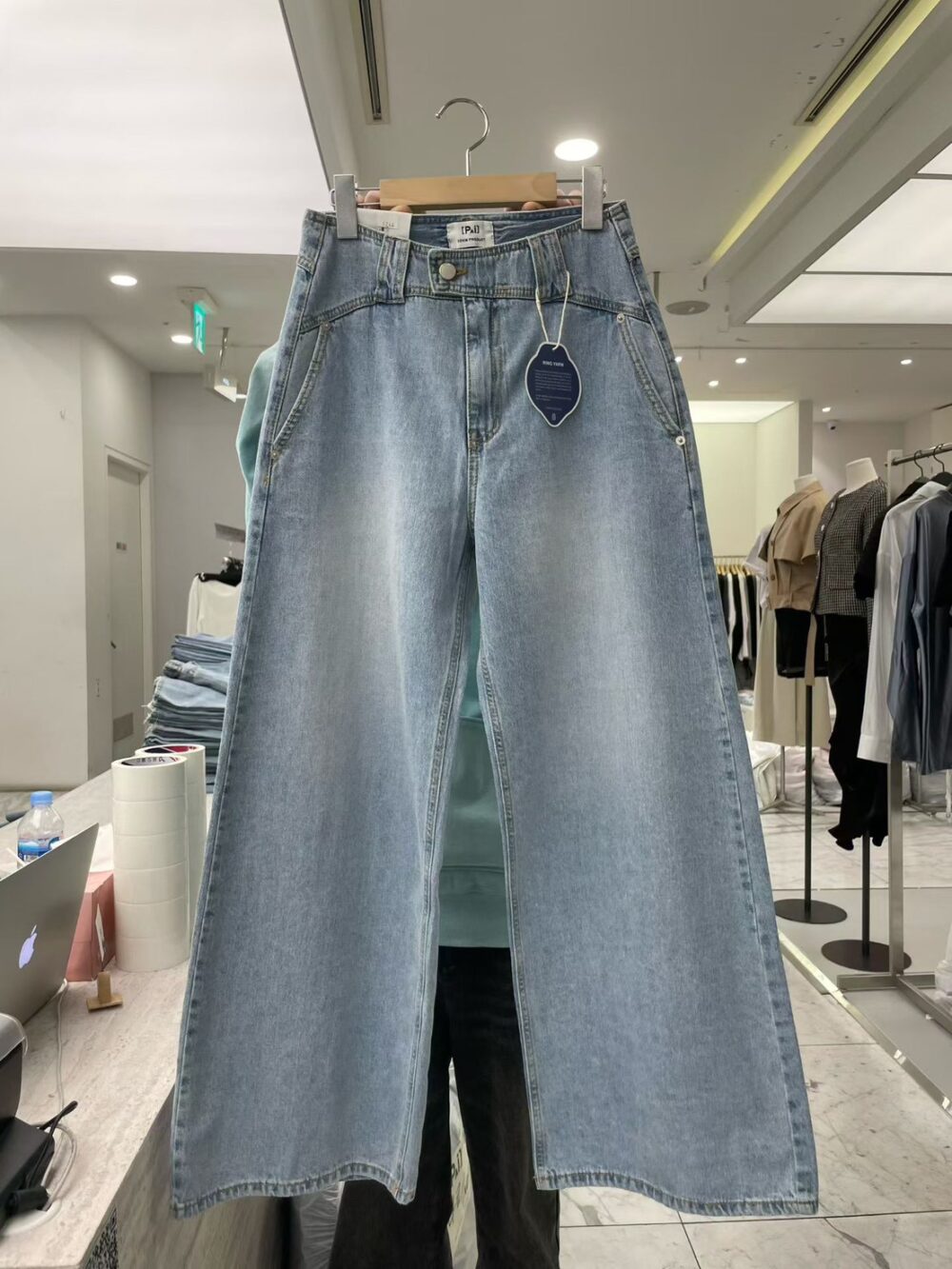 LINE_ALBUM_202646_260412_1 韓國女裝 Pai 高腰A字牛仔褲 #1244