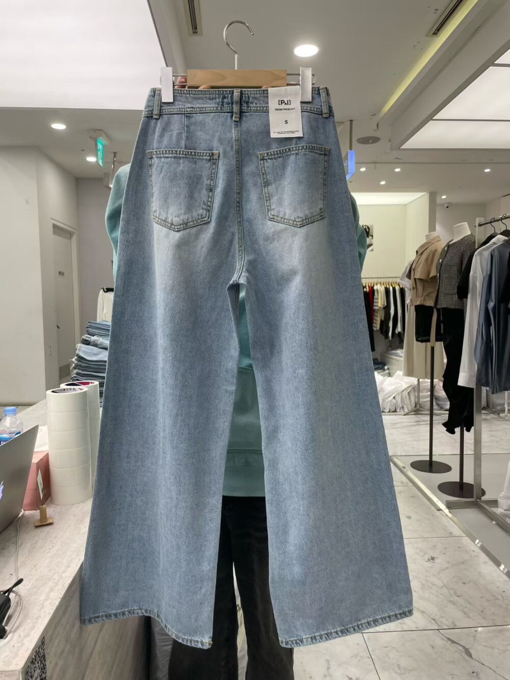 LINE_ALBUM_202646_260412_2 韓國女裝 Pai 高腰A字牛仔褲 #1244