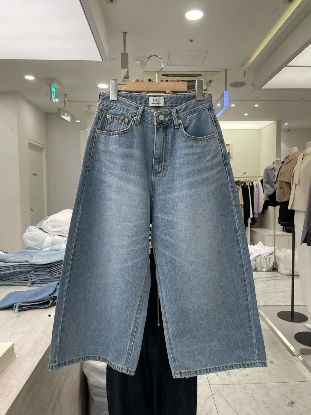 LINE_ALBUM_202646_260427_10 韓國女裝 8分牛仔褲 #1250