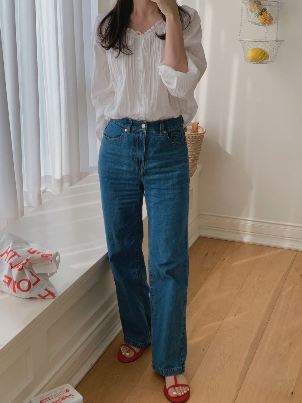LINE_ALBUM_2026317_260526_15 韓國女鞋 夏季T字平底涼鞋