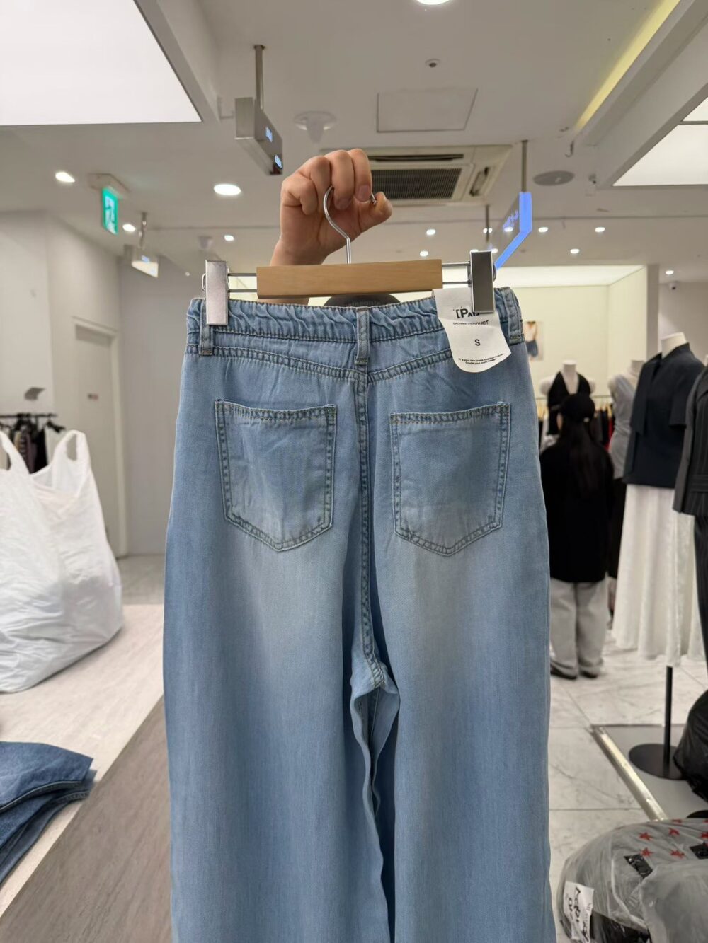 LINE_ALBUM_202646_260528_10 韓國女裝 9分天絲牛仔褲 #1256