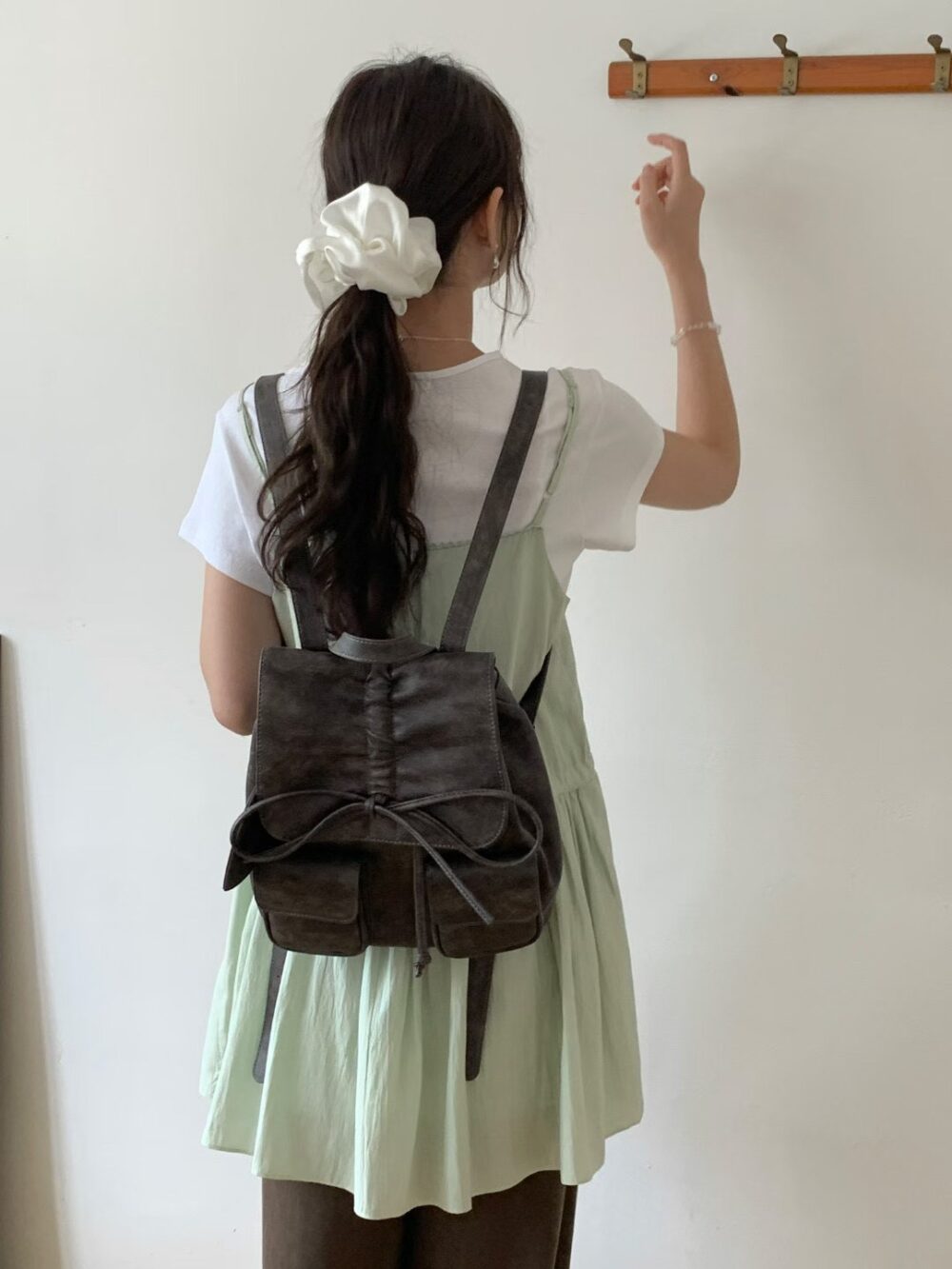 Leonie 蝴蝶結牛皮後背包