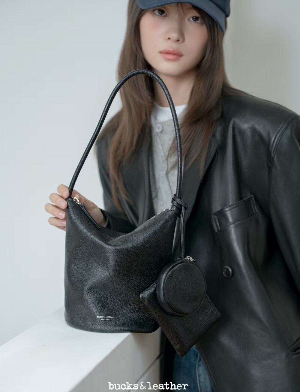 LINE_ALBUM_20251222_260611_7 bucks&leather 單肩水桶包/小款