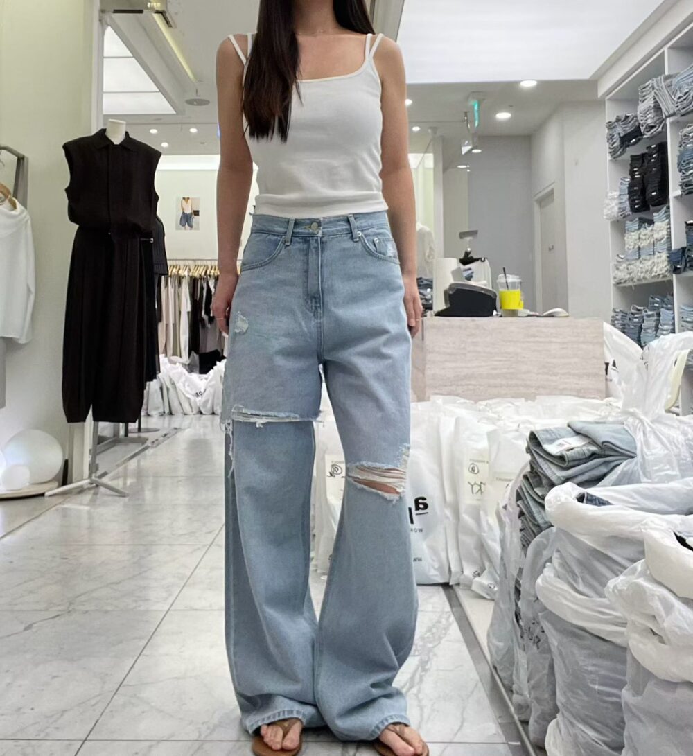 LINE_ALBUM_202646_260605_1 韓國女裝 夏季薄款割破設計牛仔褲 #1249