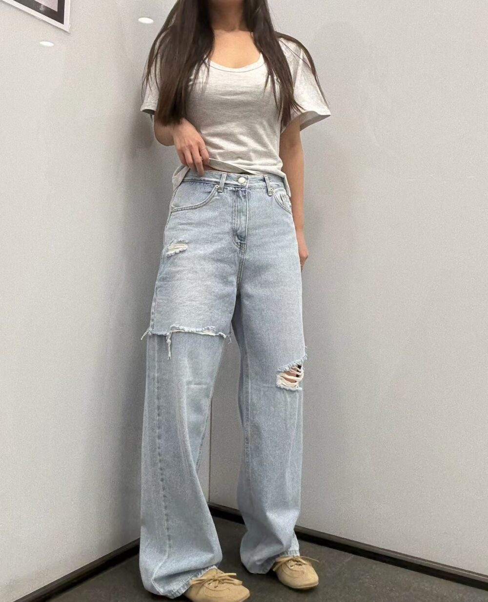 LINE_ALBUM_202646_260605_3 韓國女裝 夏季薄款割破設計牛仔褲 #1249