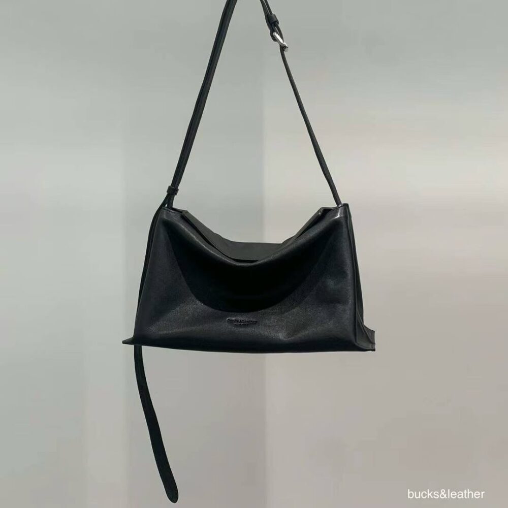 LINE_NOTE_260611_45 bucks&leather 經典磁吸扣肩背包/中款