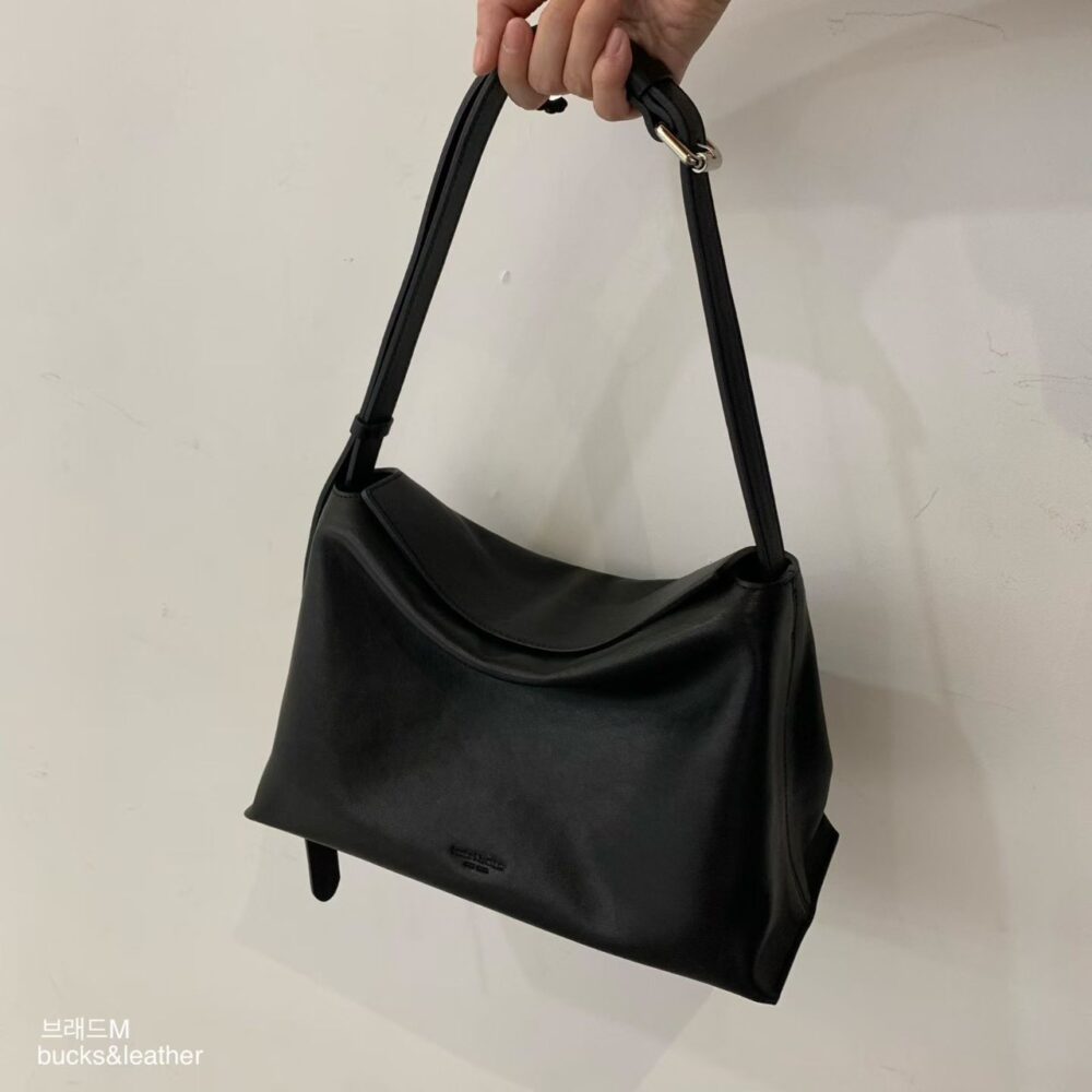 LINE_NOTE_260611_49 bucks&leather 經典磁吸扣肩背包/大款