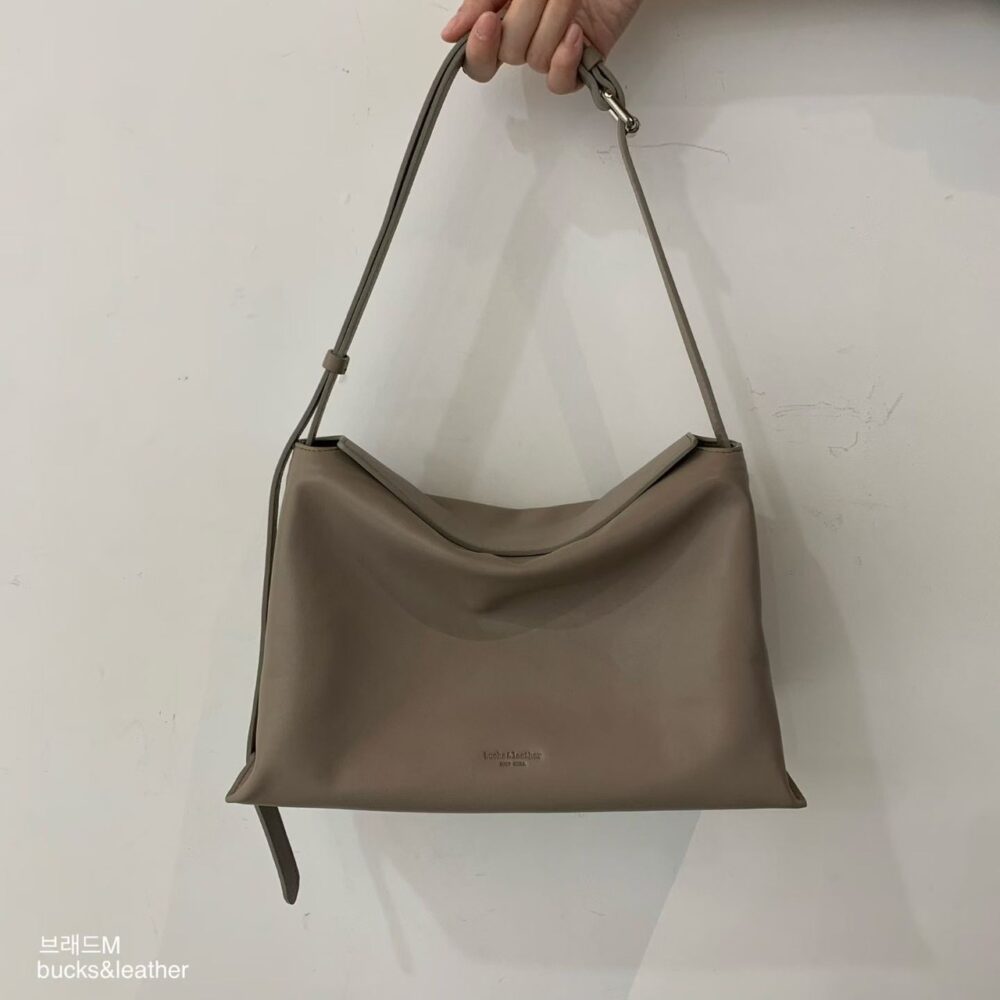 LINE_NOTE_260611_51 bucks&leather 經典磁吸扣肩背包/大款