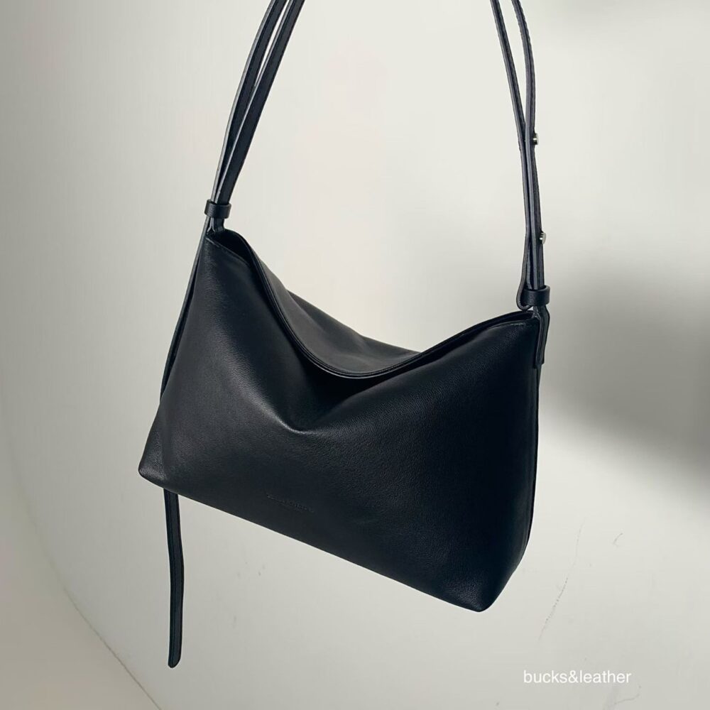 LINE_NOTE_260611_80 bucks&leather 經典磁吸扣單肩包/小款