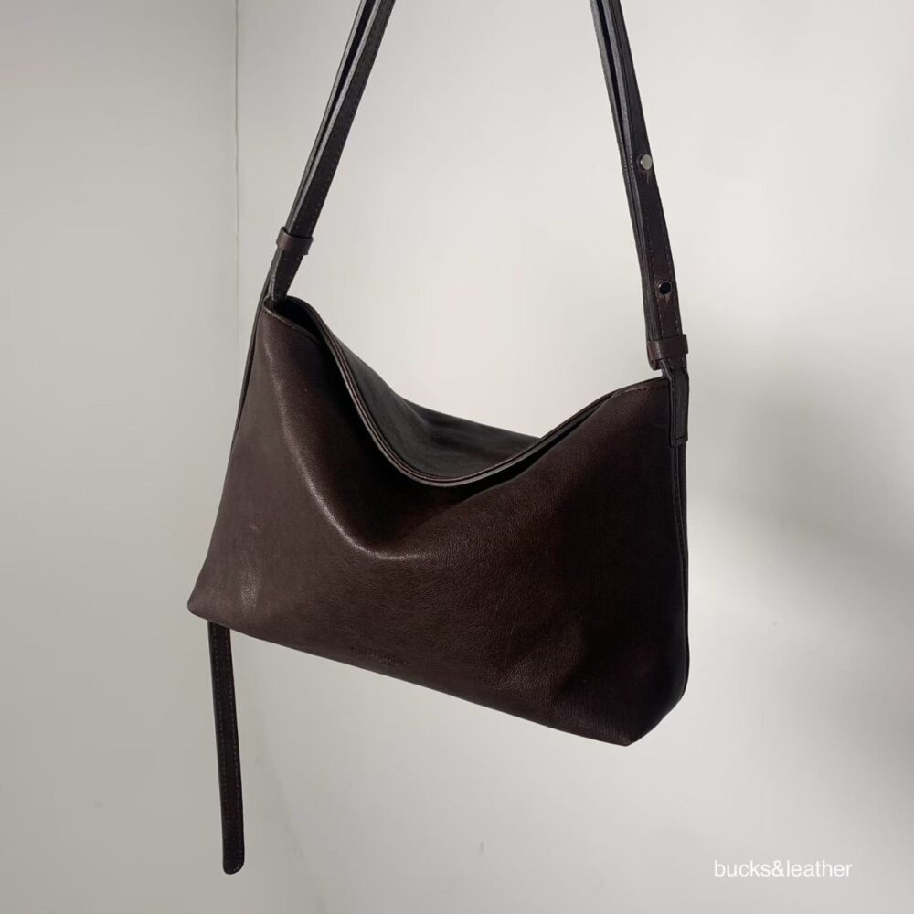 LINE_NOTE_260611_84 bucks&leather 經典磁吸扣單肩包/小款