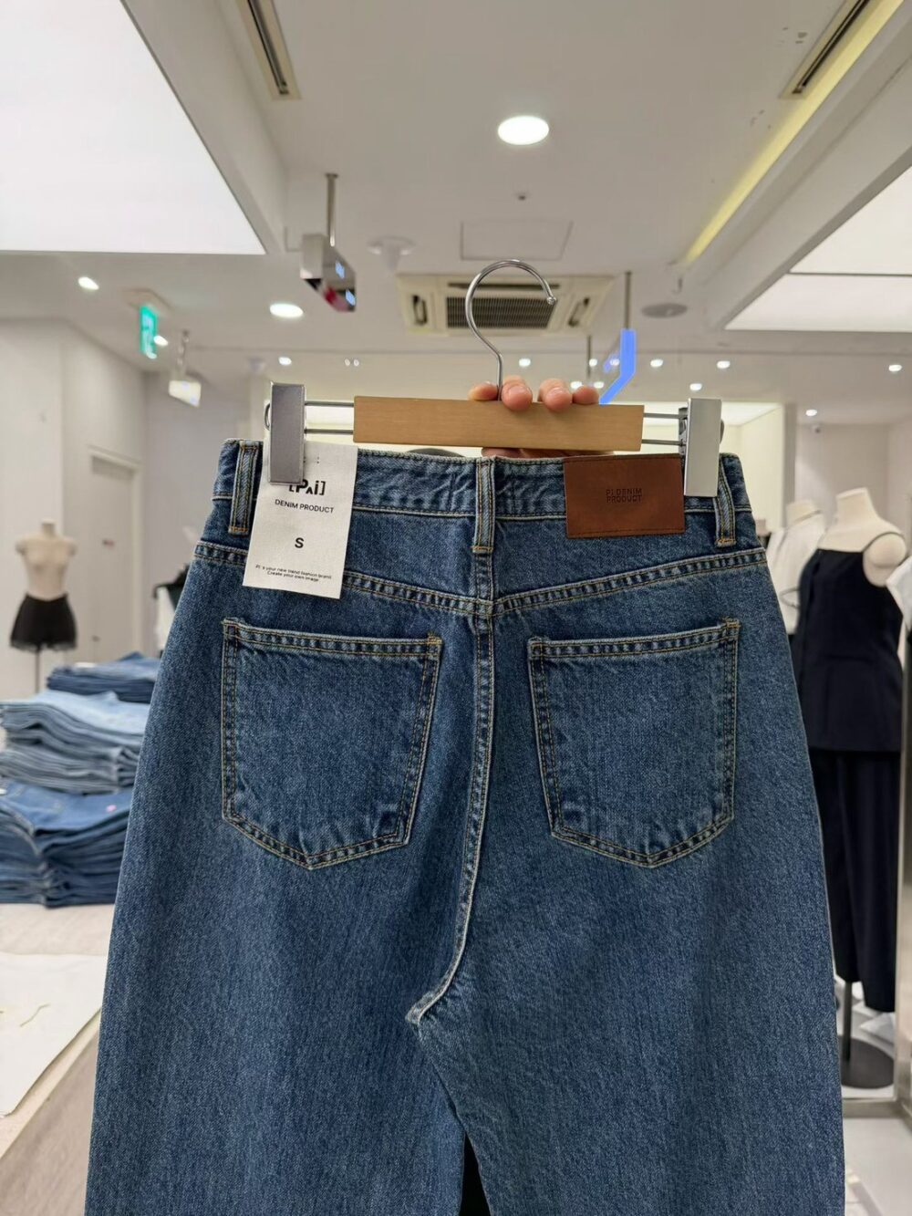 LINE_ALBUM_2026727_260727_29 #1365 法式寬筒9分牛仔褲