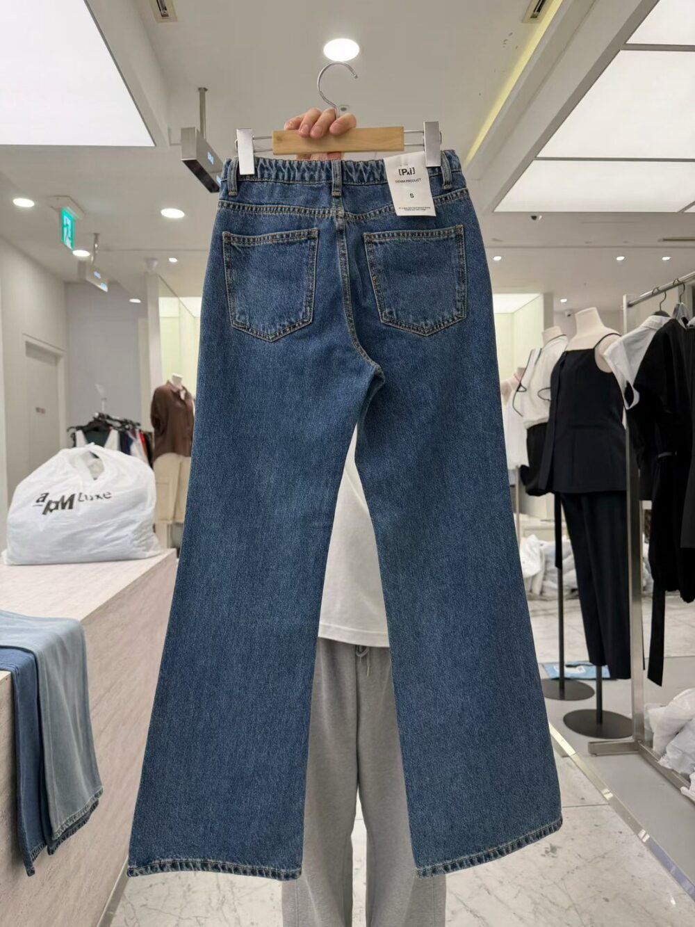 LINE_ALBUM_2026727_260728_15 #1266 鬆緊微喇叭牛仔褲