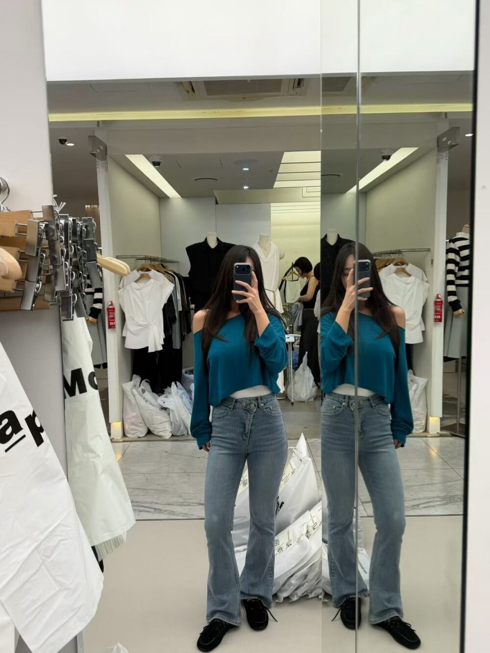 LINE_ALBUM_2026727_260728_27 #2111 高腰錯扣彈力微喇叭牛仔褲