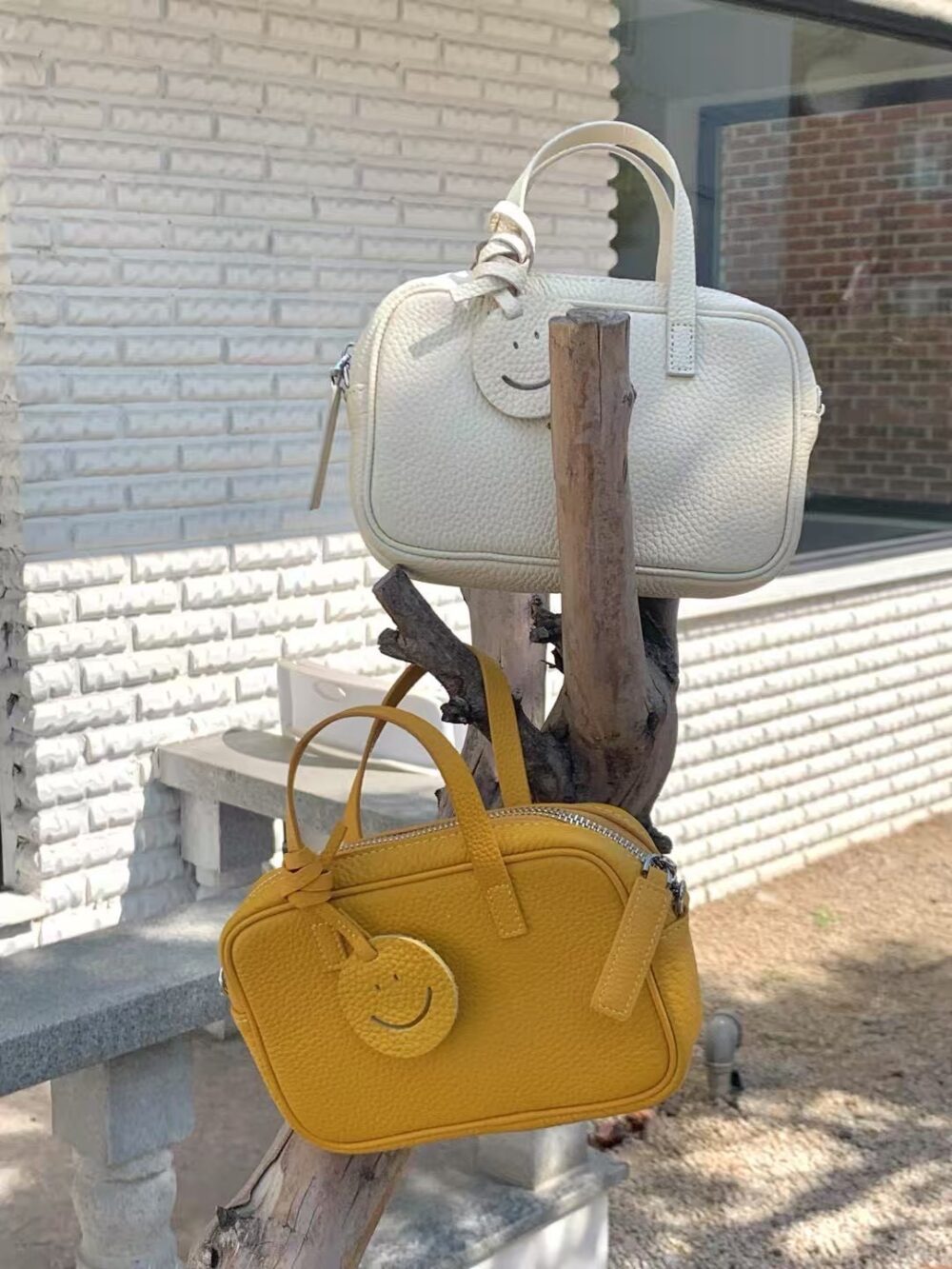 LINE_ALBUM_現貨_260713_23 LEONIE絕版/小型牛皮提袋/肩背小包/白色