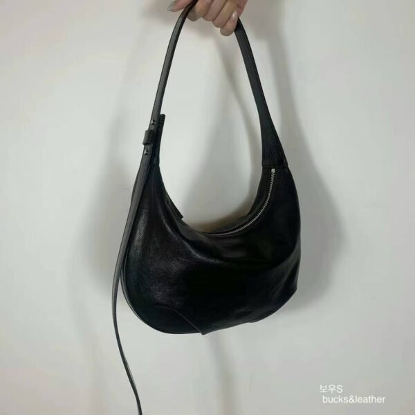 LINE_ALBUM_現貨_260713_25 Bucks&leather 經典餃子包/黑色