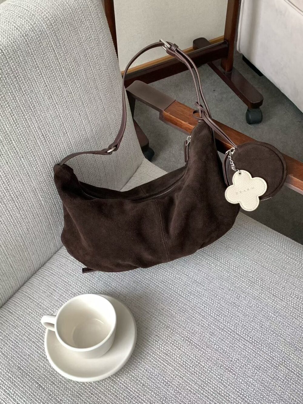 🍂麂皮肩背半月包