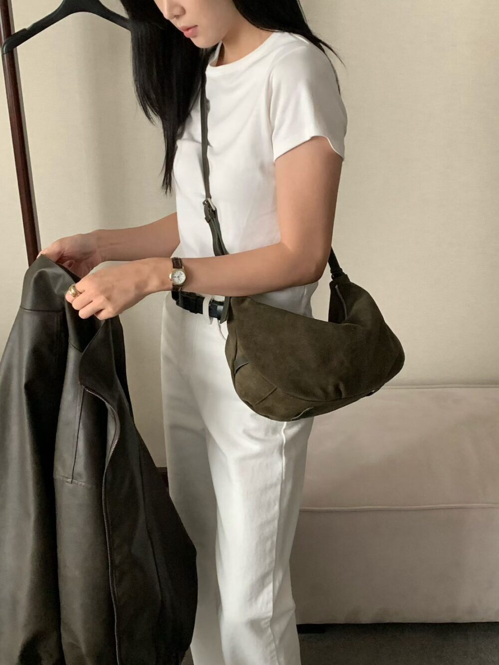 🍂麂皮肩背半月包