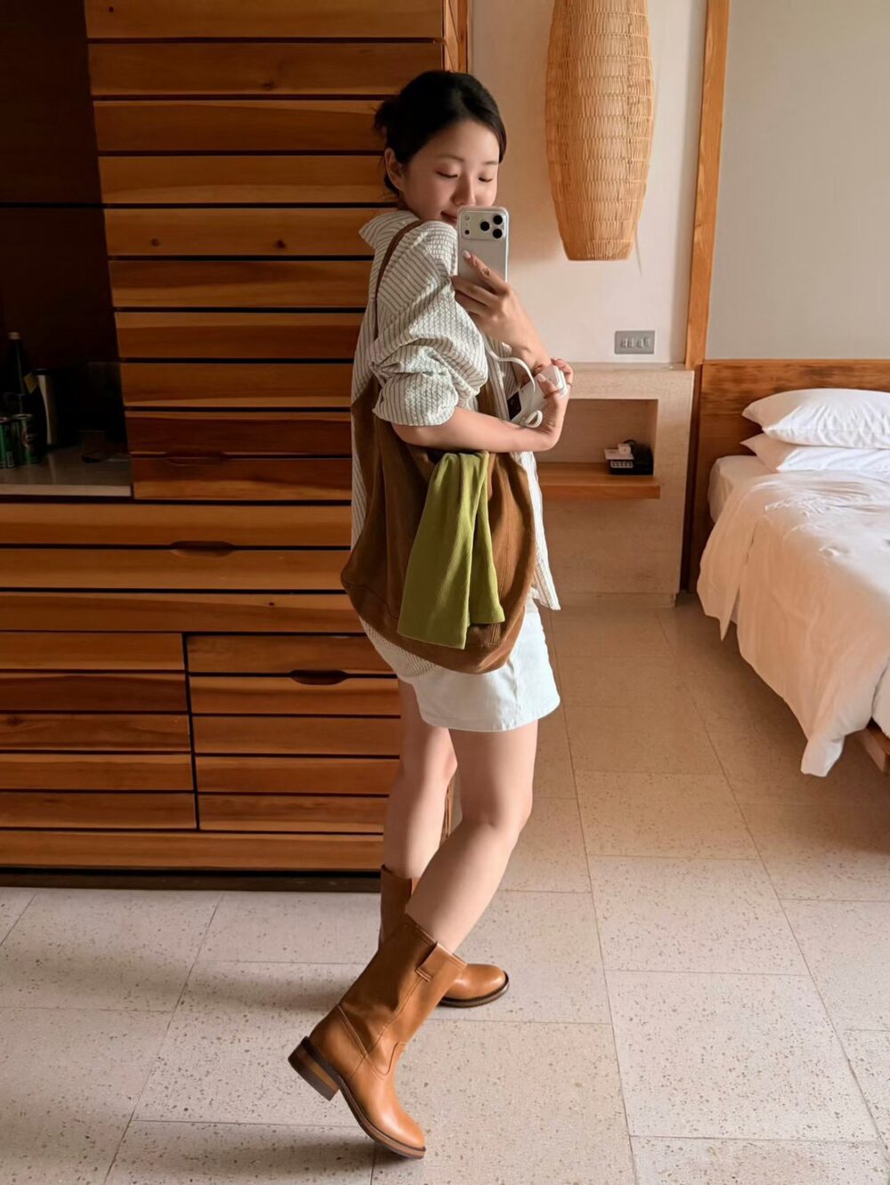 韓國女鞋 質感工裝設計中筒皮靴